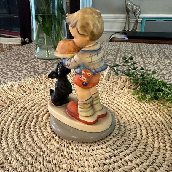 M.I. Hummel Goebel Figurine Begging His Share Vintage Figurine  TMK-6 - Picture 2 of 9